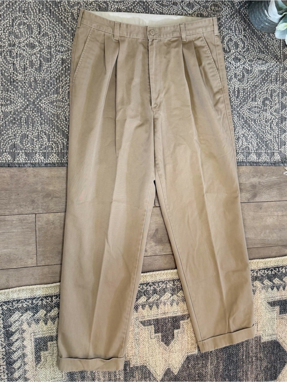 Vintage St John’s Bay Men's Pleated Chino Pants in Khaki 36x32 QUALITY